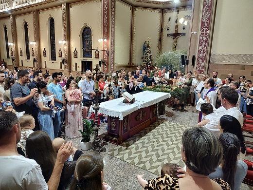 249-hbst-realiza-missa-em-acao-de-gracas-para-celebrar-bebes-nascidos-em-2025-1