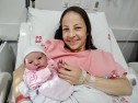 257-cecilia-cima-e-a-primeira-bebe-de-2026-na-maternidade-do-hbst
